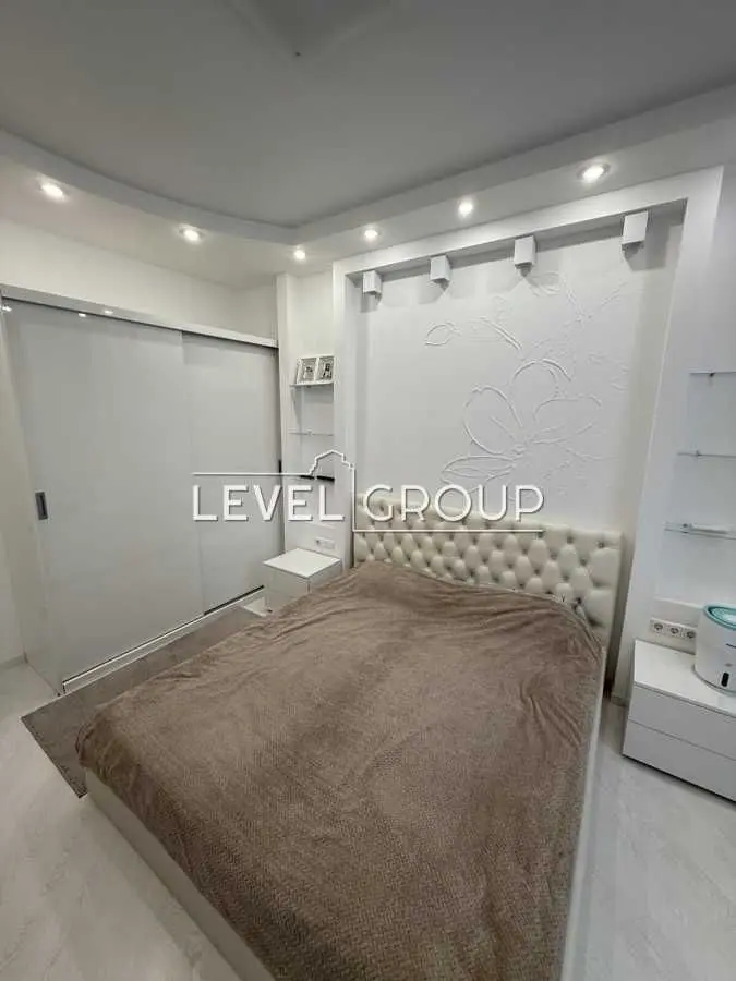 Фото Selling a 2-room apartment, 85 sq.m., Dniprovska Embarkment 14 Kyiv, price: 175000 USD, code 9588