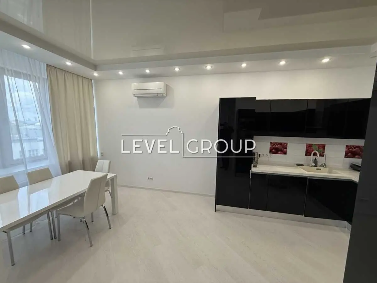 Фото Selling a 2-room apartment, 85 sq.m., Dniprovska Embarkment 14 Kyiv, price: 175000 USD, code 9588