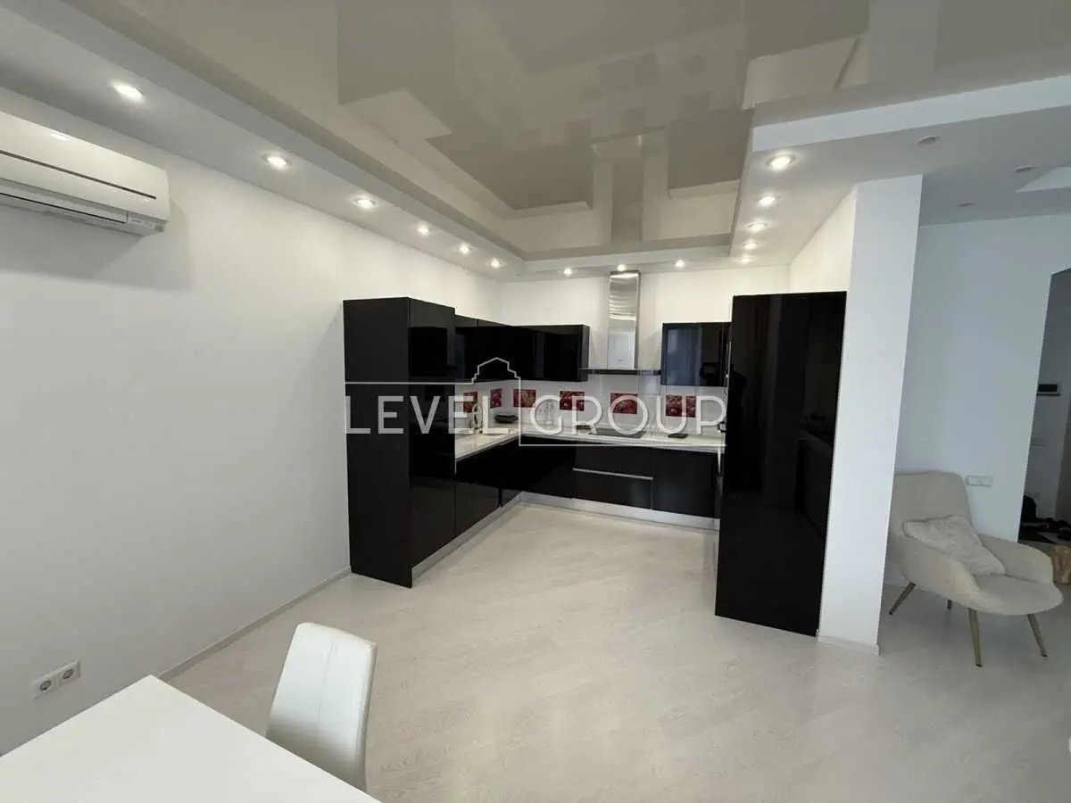 Фото Selling a 2-room apartment, 85 sq.m., Dniprovska Embarkment 14 Kyiv, price: 175000 USD, code 9588