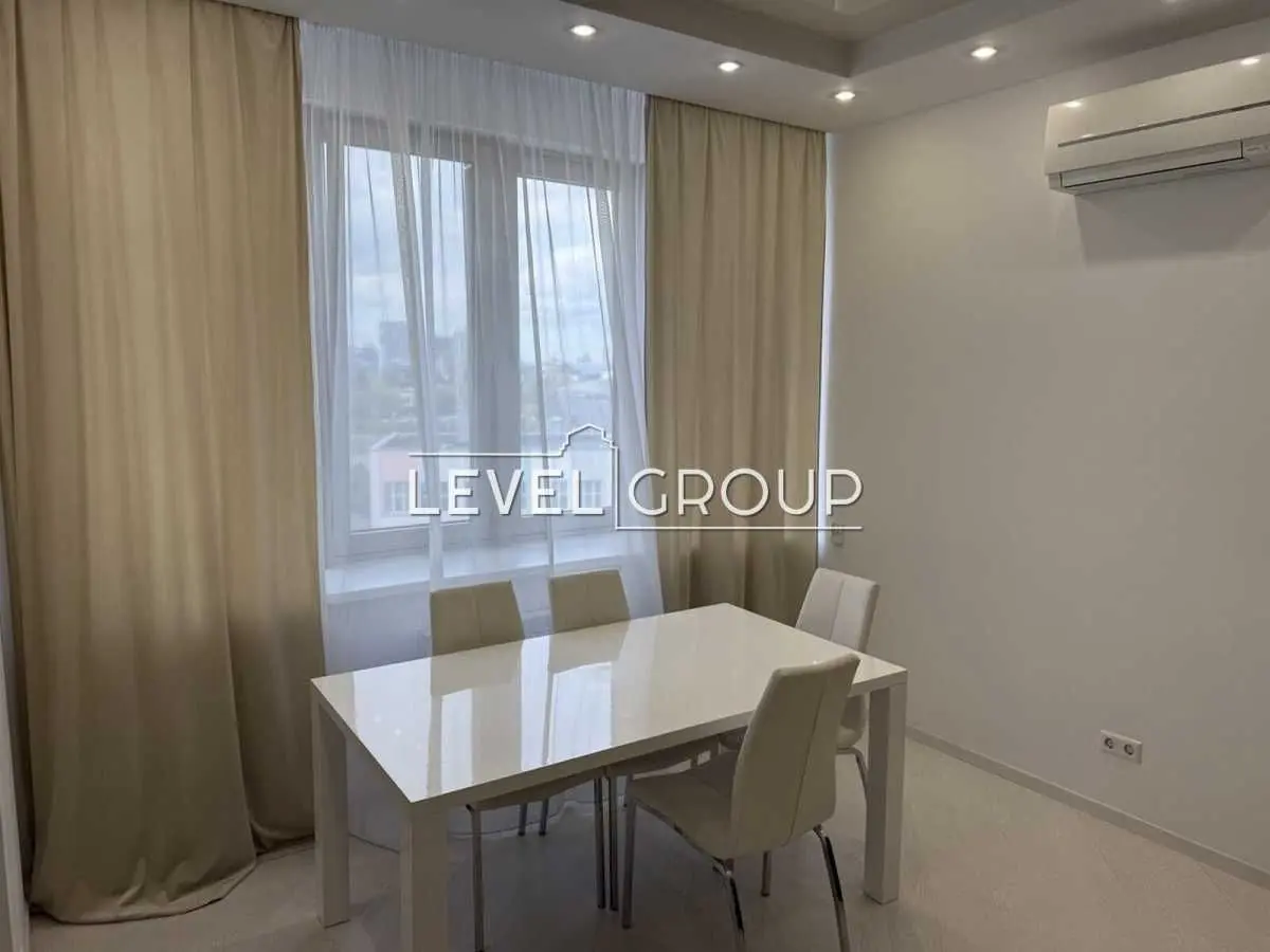 Фото Selling a 2-room apartment, 85 sq.m., Dniprovska Embarkment 14 Kyiv, price: 175000 USD, code 9588