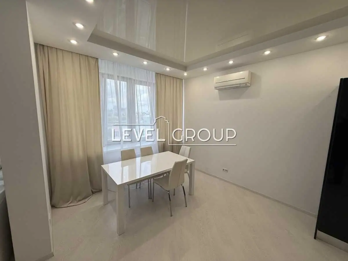 Фото Selling a 2-room apartment, 85 sq.m., Dniprovska Embarkment 14 Kyiv, price: 175000 USD, code 9588