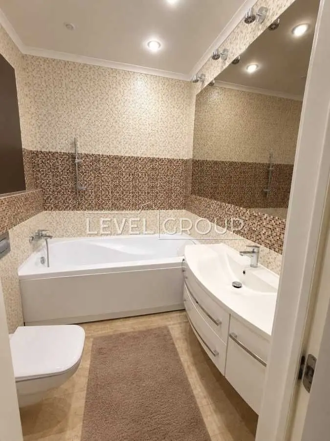 Фото Selling a 2-room apartment, 85 sq.m., Dniprovska Embarkment 14 Kyiv, price: 175000 USD, code 9588