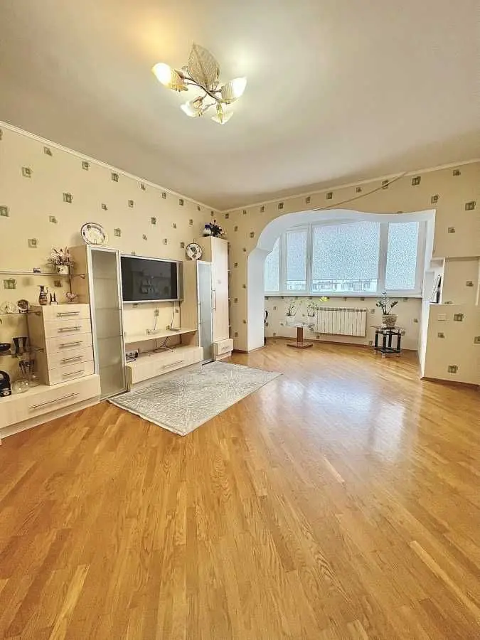 Фото Продаю 2-комнатную квартиру, 81 кв. м, ул. Левка Лукьяненко (Маршала Тимошенко) 13а Киев, цена: 147000 USD, код 9592