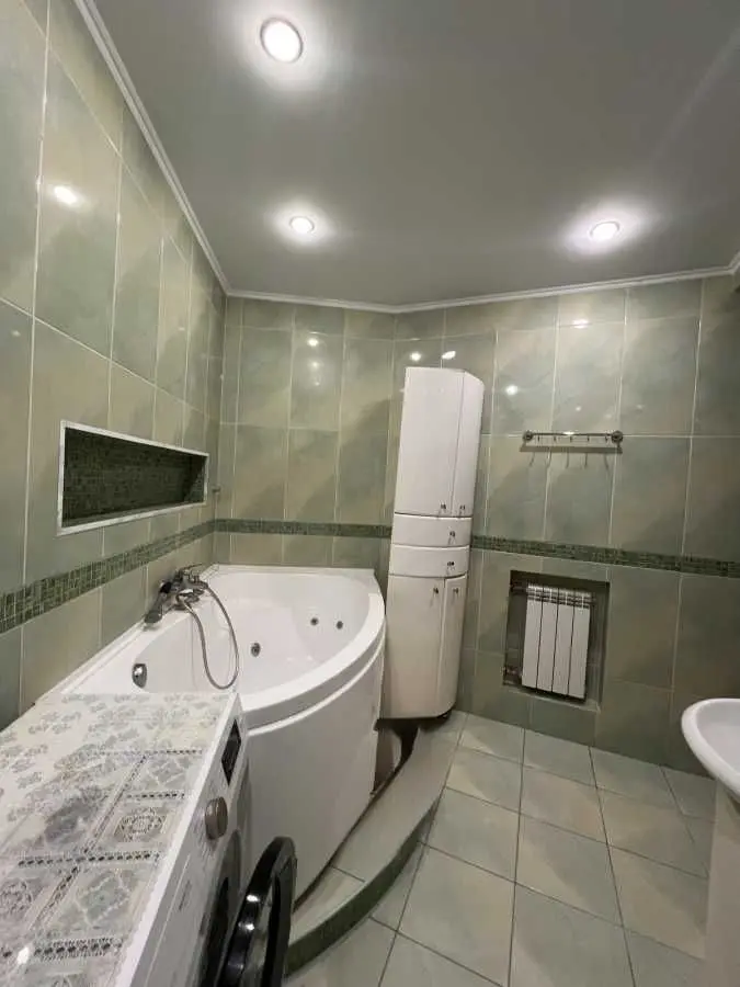 Фото Продаю 2-комнатную квартиру, 81 кв. м, ул. Левка Лукьяненко (Маршала Тимошенко) 13а Киев, цена: 147000 USD, код 9592