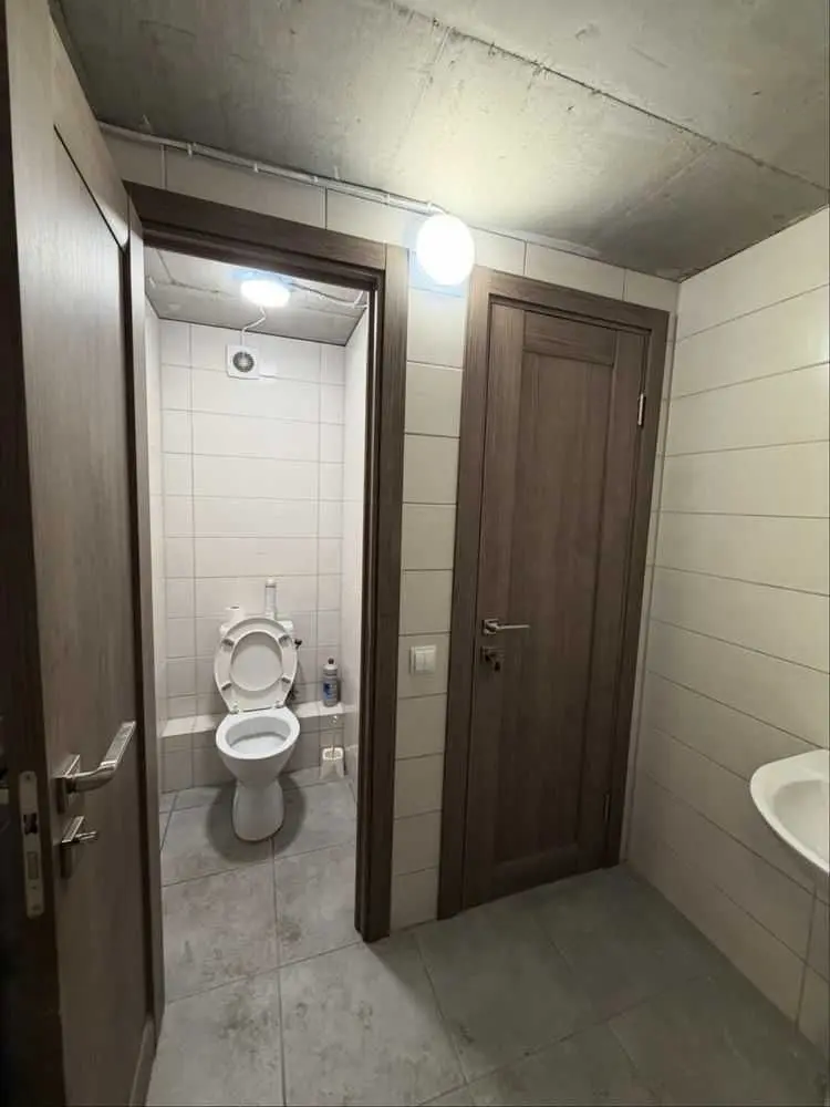 Фото Продаю офис, 345.9 кв. м, Глубочицкая ул. 40 Киев, цена: 800 USD, код 9605