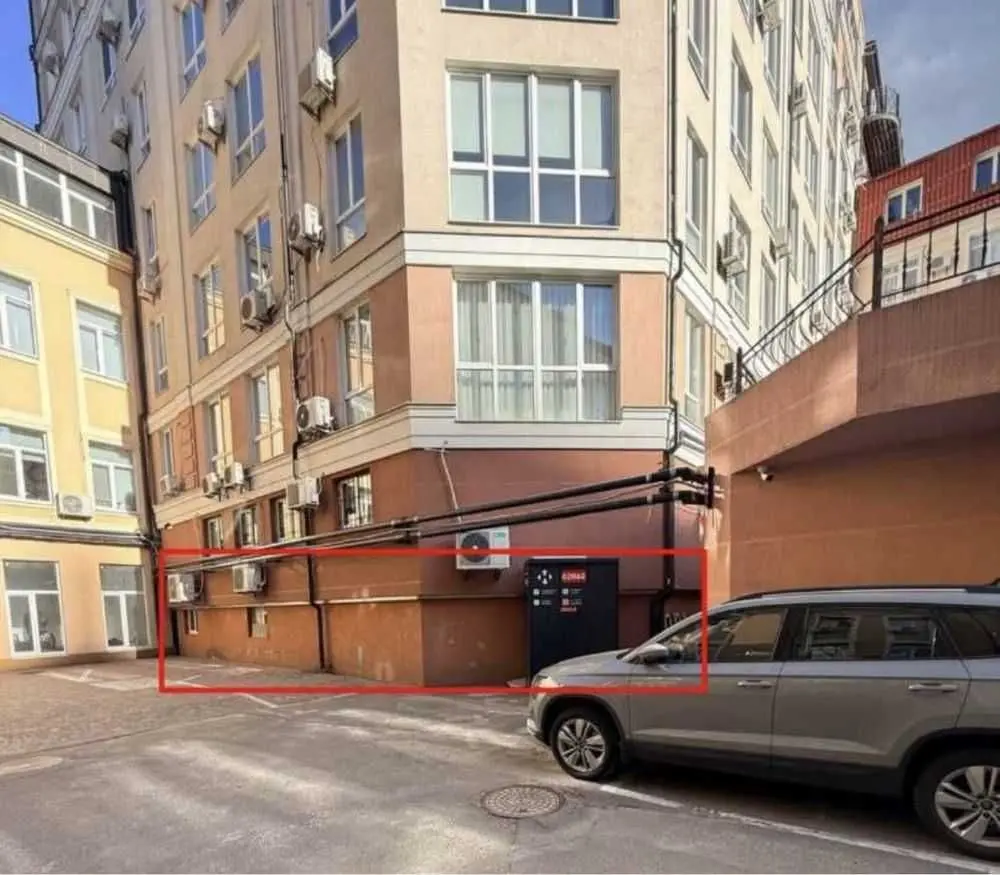 Фото Продаю офис, 345.9 кв. м, Глубочицкая ул. 40 Киев, цена: 800 USD, код 9605