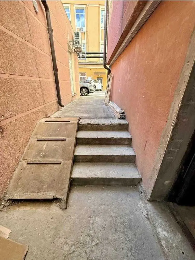 Фото Продаю офис, 345.9 кв. м, Глубочицкая ул. 40 Киев, цена: 800 USD, код 9605