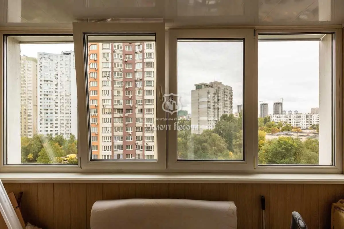 Фото Продаю 2-комнатную квартиру, 66.7 кв. м, Урловская ул. 38 Киев, цена: 79000 USD, код 9615