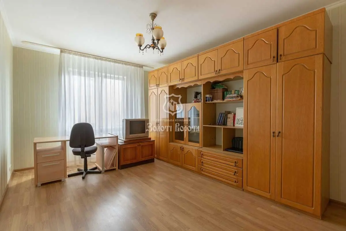 Фото Продаю 2-комнатную квартиру, 66.7 кв. м, Урловская ул. 38 Киев, цена: 79000 USD, код 9615