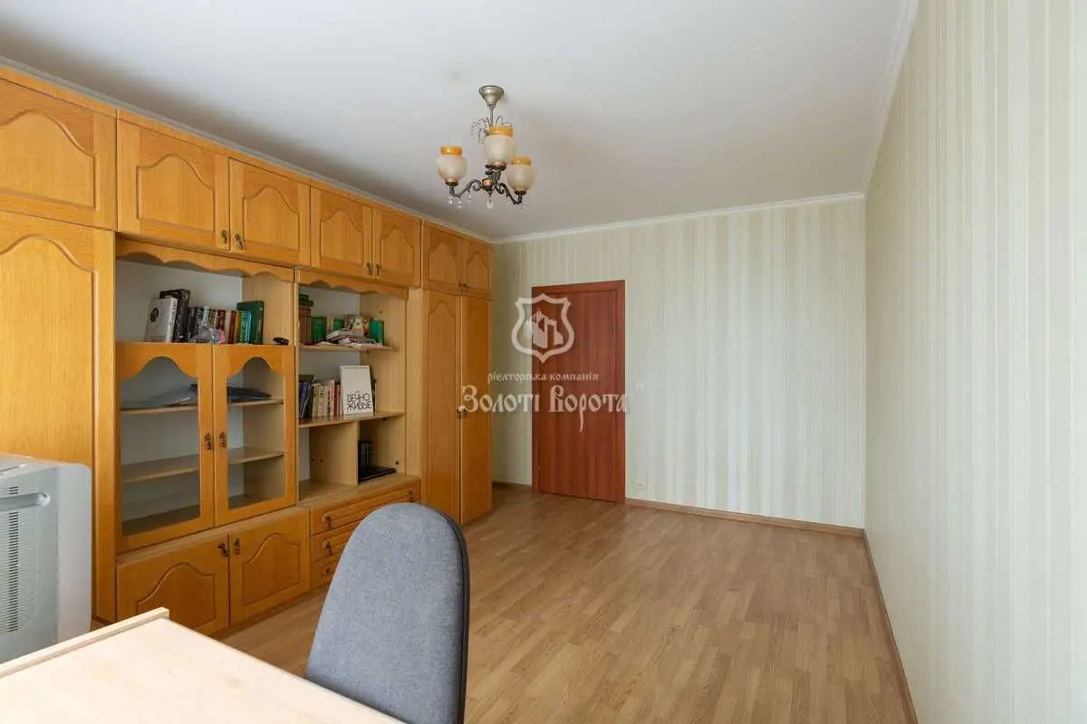 Фото Продаю 2-комнатную квартиру, 66.7 кв. м, Урловская ул. 38 Киев, цена: 79000 USD, код 9615