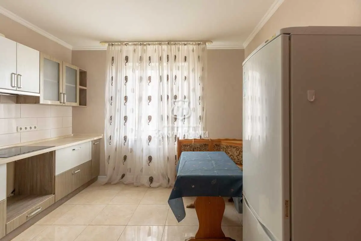 Фото Продаю 2-комнатную квартиру, 66.7 кв. м, Урловская ул. 38 Киев, цена: 79000 USD, код 9615