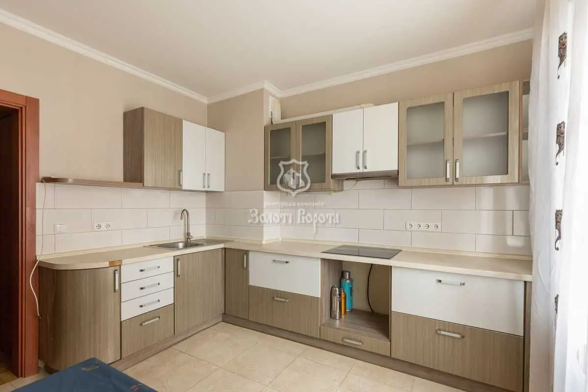 Фото Продаю 2-комнатную квартиру, 66.7 кв. м, Урловская ул. 38 Киев, цена: 79000 USD, код 9615
