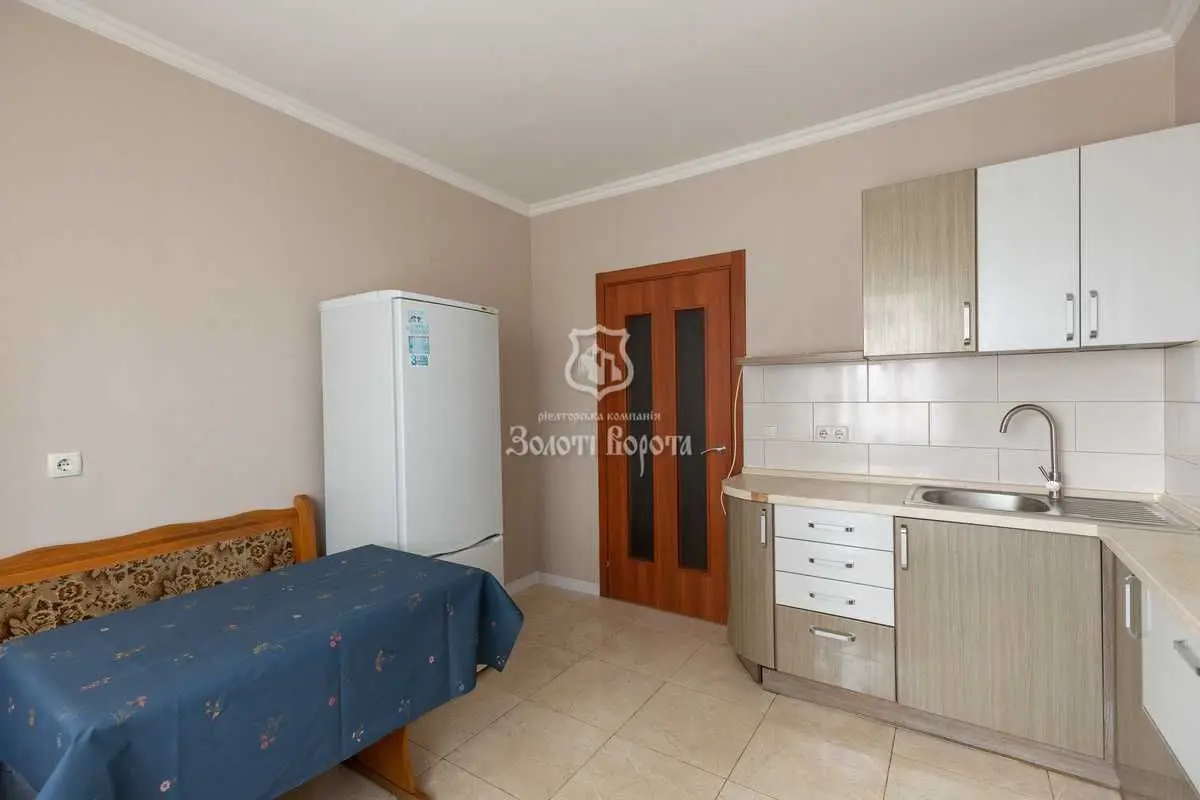 Фото Продаю 2-комнатную квартиру, 66.7 кв. м, Урловская ул. 38 Киев, цена: 79000 USD, код 9615