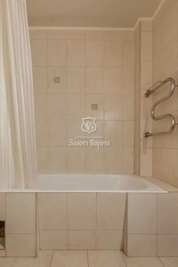 Фото Продаю 2-комнатную квартиру, 66.7 кв. м, Урловская ул. 38 Киев, цена: 79000 USD, код 9615