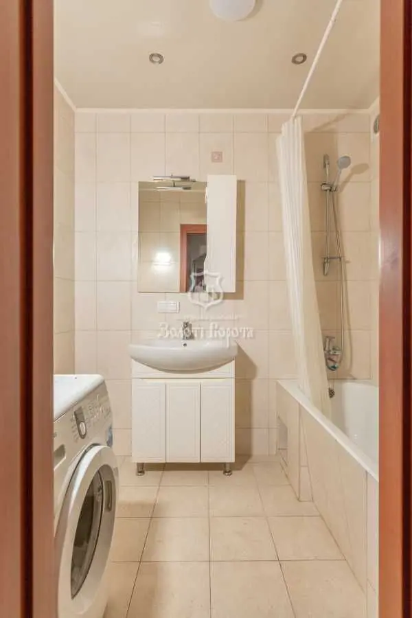 Фото Продаю 2-комнатную квартиру, 66.7 кв. м, Урловская ул. 38 Киев, цена: 79000 USD, код 9615