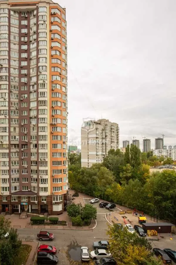 Фото Продаю 2-комнатную квартиру, 66.7 кв. м, Урловская ул. 38 Киев, цена: 79000 USD, код 9615