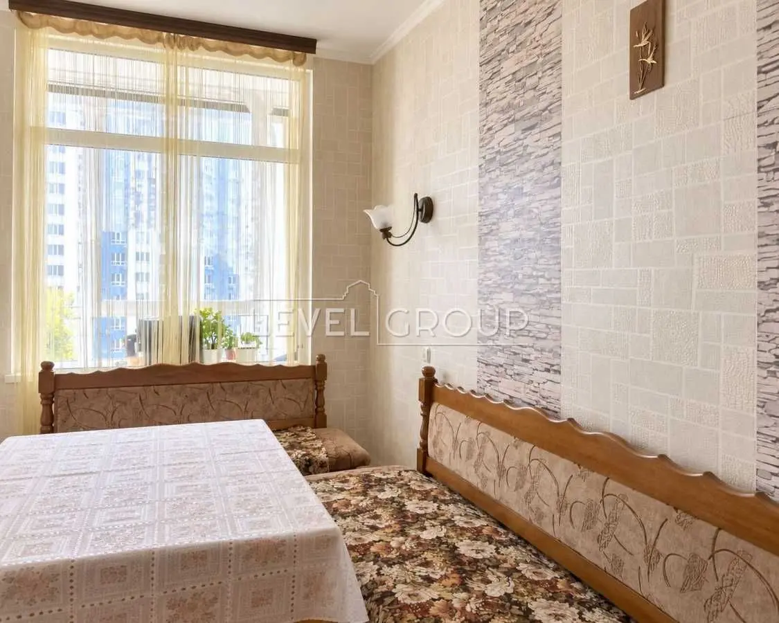 Фото Selling a 2-room apartment, 49 sq.m., Akademika Hlushkova Avenue  Kyiv, price: 80000 USD, code 9619