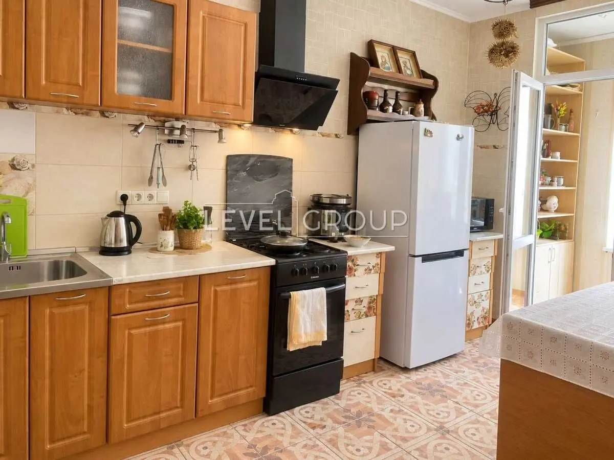 Фото Selling a 2-room apartment, 49 sq.m., Akademika Hlushkova Avenue  Kyiv, price: 80000 USD, code 9619