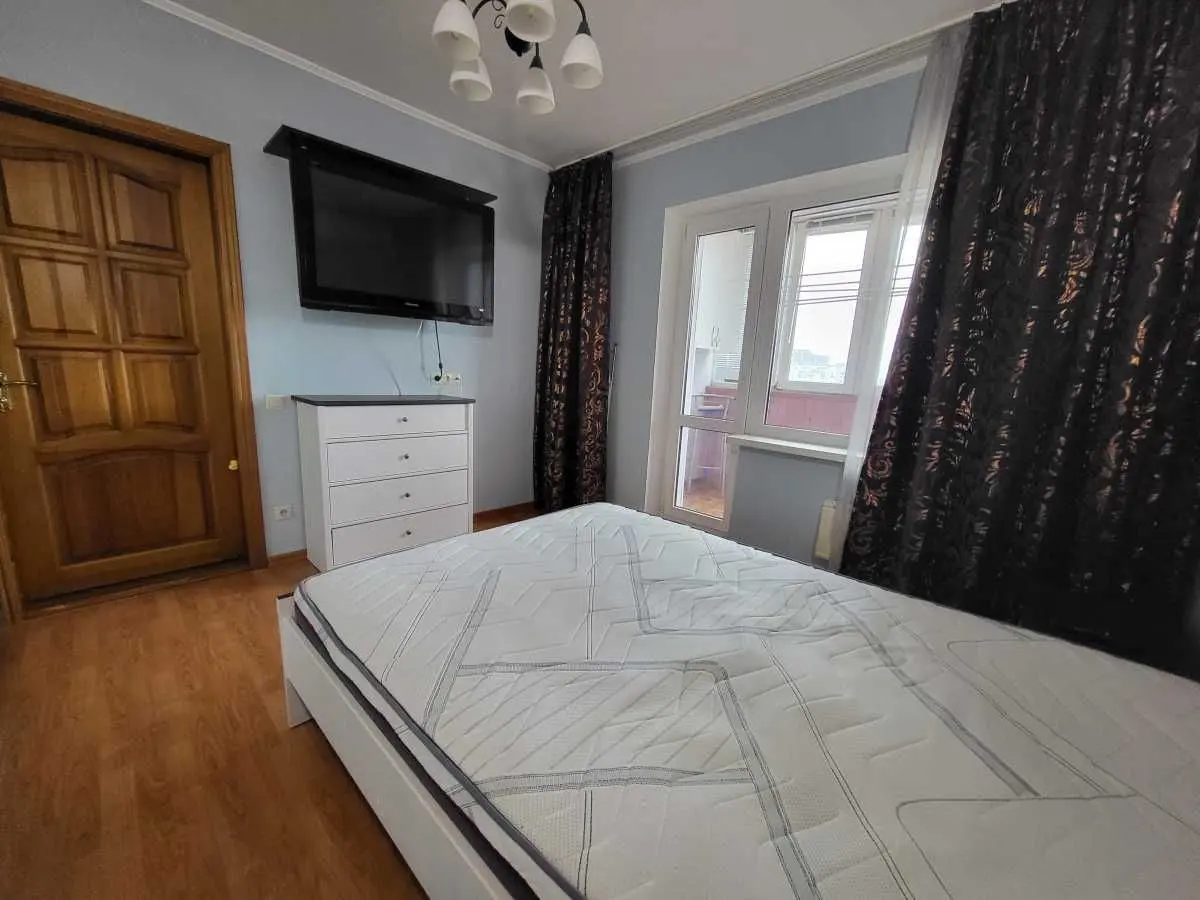 Фото Продаю 2 кімнатну квартиру, 55 кв. м, Василя Стуса вул. 23 Київ, ціна: 73500 USD, код 9635