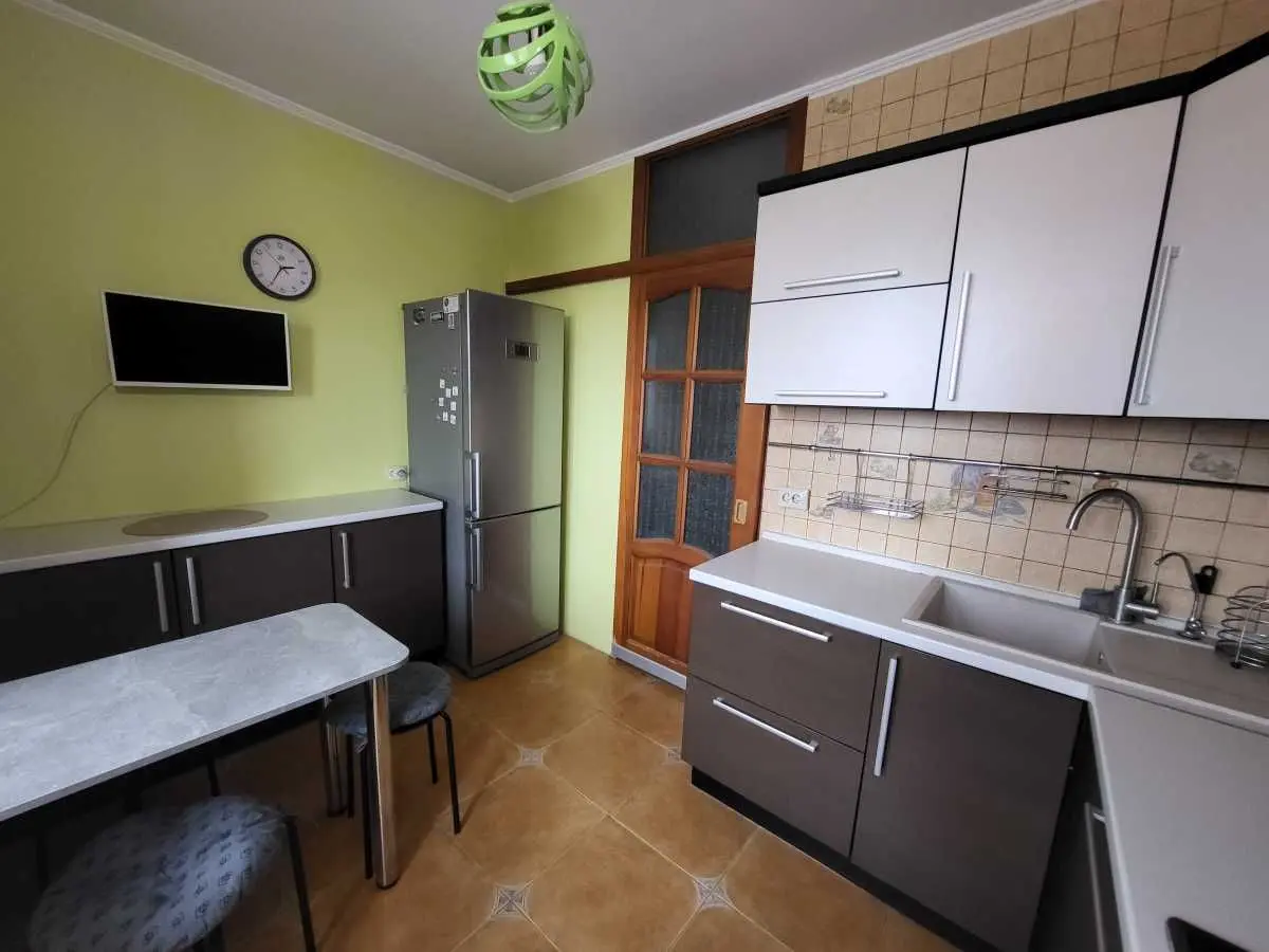 Фото Продаю 2 кімнатну квартиру, 55 кв. м, Василя Стуса вул. 23 Київ, ціна: 73500 USD, код 9635
