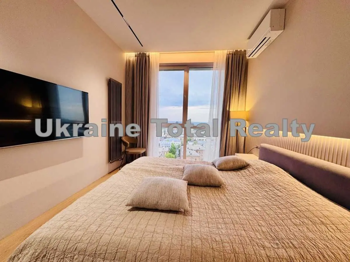 Фото Продаю 4 кімнатну квартиру, 145 кв. м, Бульварно-Кудрявська вул. (Воровського)  Київ, ціна: 729000 USD, код 9636