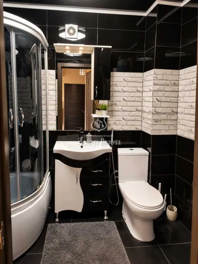 Фото Продаю 1 кімнатну квартиру, 34 кв. м, Соборна вул. (Леніна) 126/1 Софіївська Борщагівка, ціна: 59500 USD, код 9638