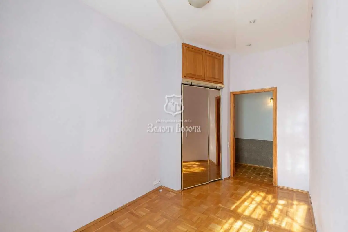 Фото Selling a 3-room apartment, 75.9 sq.m., Olesia Honchara Street 90/92 Kyiv, price: 195000 USD, code 9643