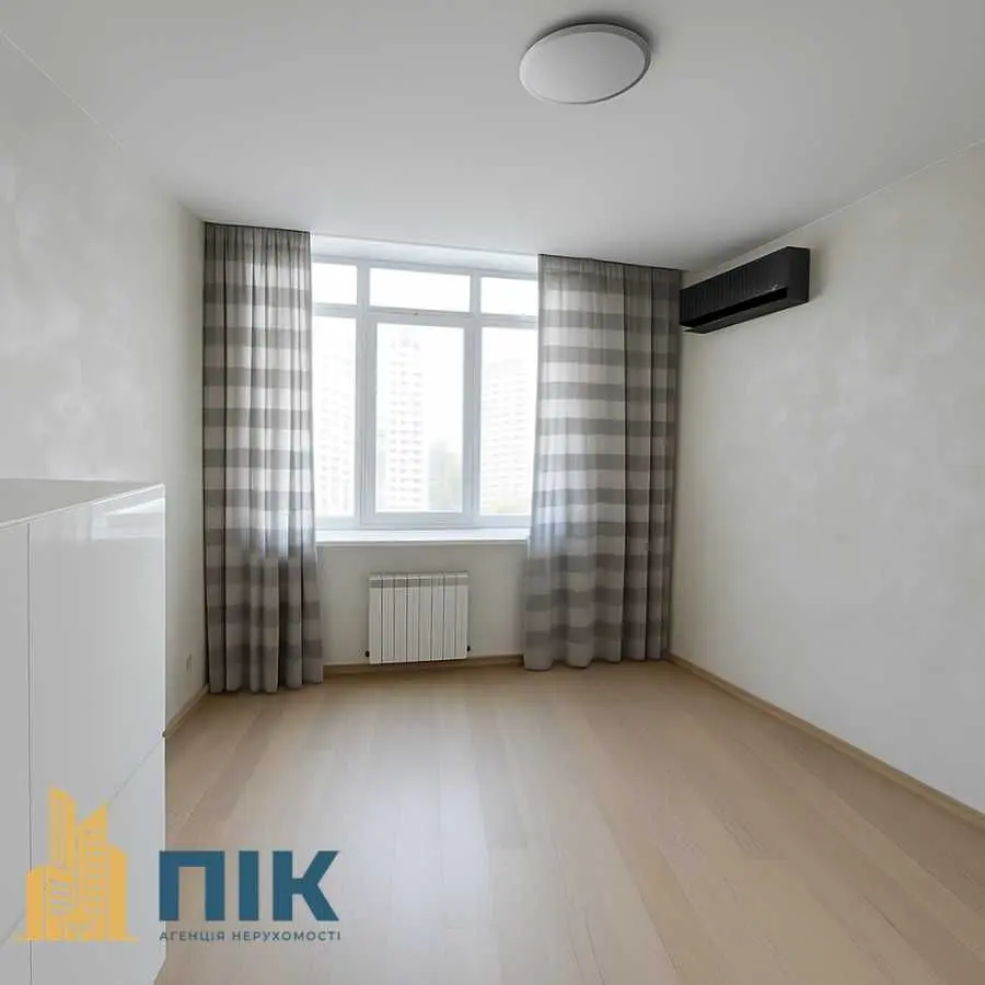 Фото Продаю 3-комнатную квартиру, 125 кв. м, Героев Сталинграда просп. 2д Киев, цена: 260000 USD, код 9646