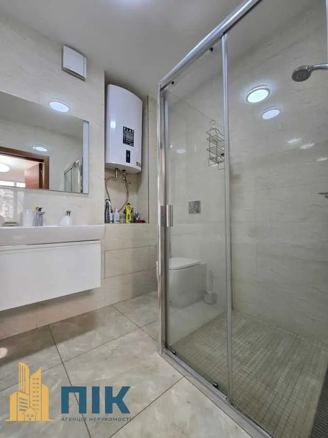 Фото Продаю 3-комнатную квартиру, 125 кв. м, Героев Сталинграда просп. 2д Киев, цена: 260000 USD, код 9646