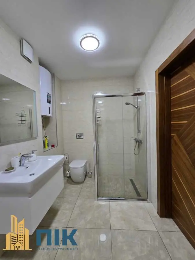 Фото Продаю 3-комнатную квартиру, 125 кв. м, Героев Сталинграда просп. 2д Киев, цена: 260000 USD, код 9646