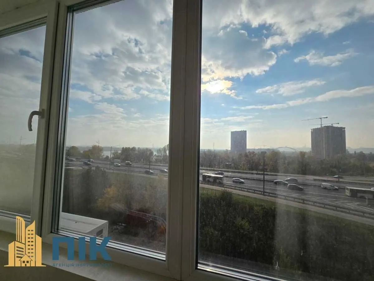 Фото Продаю 3-комнатную квартиру, 125 кв. м, Героев Сталинграда просп. 2д Киев, цена: 260000 USD, код 9646