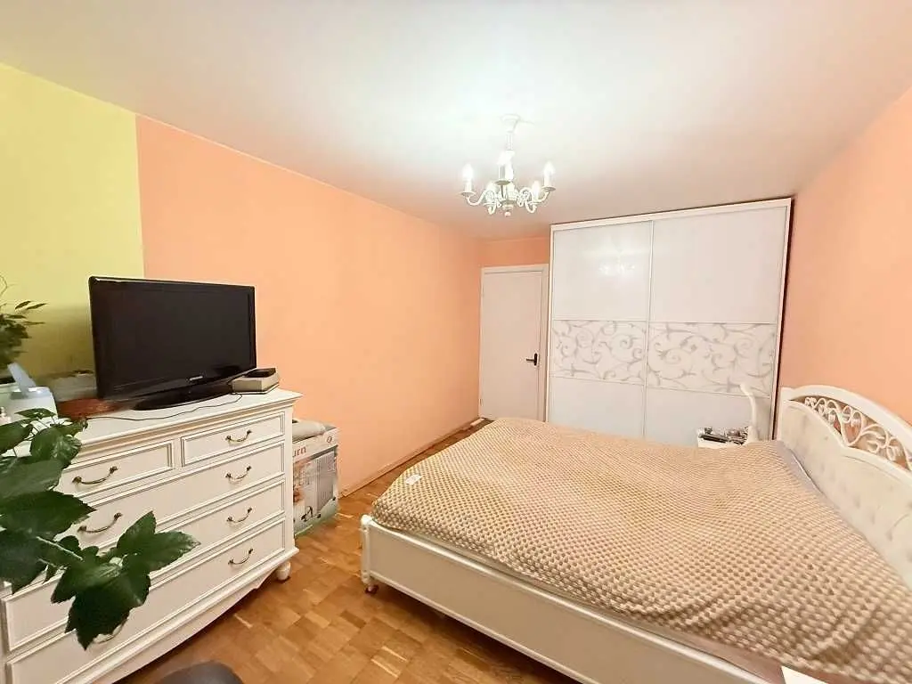 Фото Продаю 1 кімнатну квартиру, 35 кв. м, Оболонський просп. 14А Київ, ціна: 58000 USD, код 9662