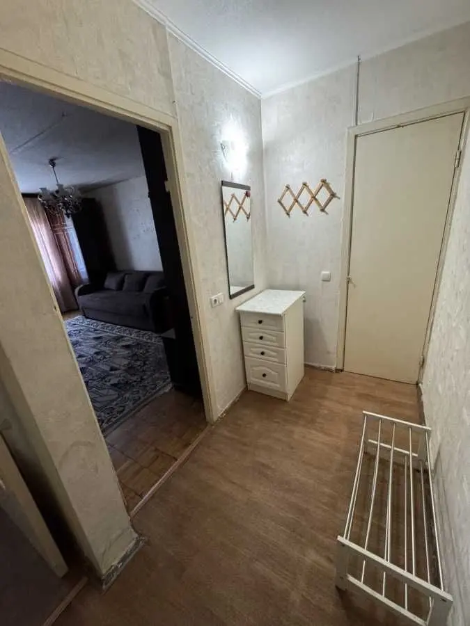 Фото Selling a 1-room apartment, 34 sq.m., Roman Shukhevych Avenue (Henerala Vatutina Avenue) 2б Kyiv, price: 37000 USD, code 9665