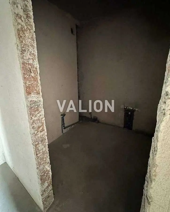 Фото Selling a 2-room apartment, 83.9 sq.m., Zahorivska Street (Bahhovutivska Street) 17-21 Kyiv, price: 99900 USD, code 9666