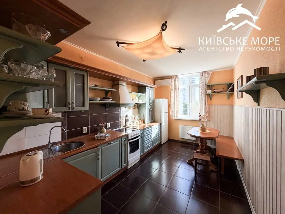 Фото Selling a 3-room apartment, 86 sq.m., Voskresenska Street 12А Kyiv, price: 115000 USD, code 9668