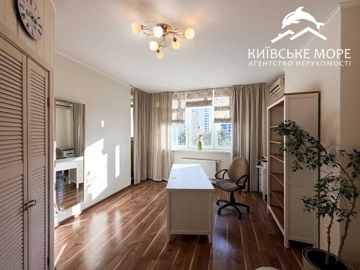 Фото Selling a 3-room apartment, 86 sq.m., Voskresenska Street 12А Kyiv, price: 115000 USD, code 9668