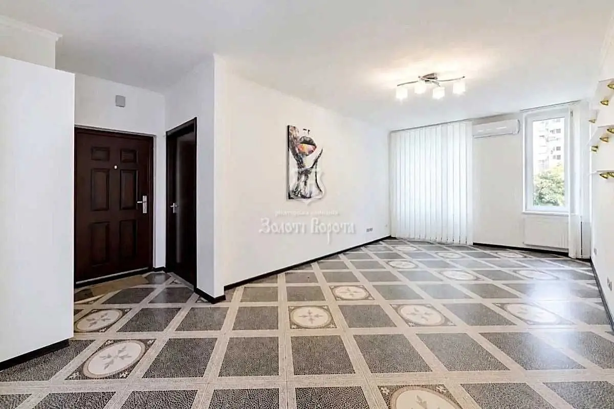 Фото Selling a 3-room apartment, 86.9 sq.m., Reheneratorna Street  Kyiv, price: 99000 USD, code 9672