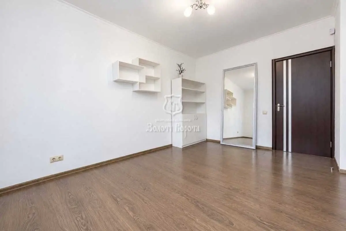 Фото Selling a 3-room apartment, 86.9 sq.m., Reheneratorna Street  Kyiv, price: 99000 USD, code 9672