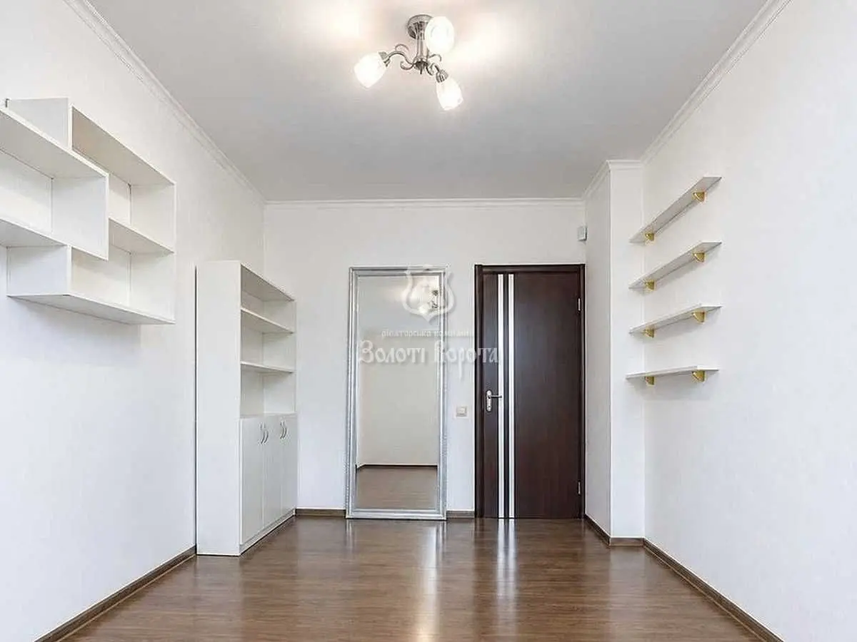 Фото Selling a 3-room apartment, 86.9 sq.m., Reheneratorna Street  Kyiv, price: 99000 USD, code 9672
