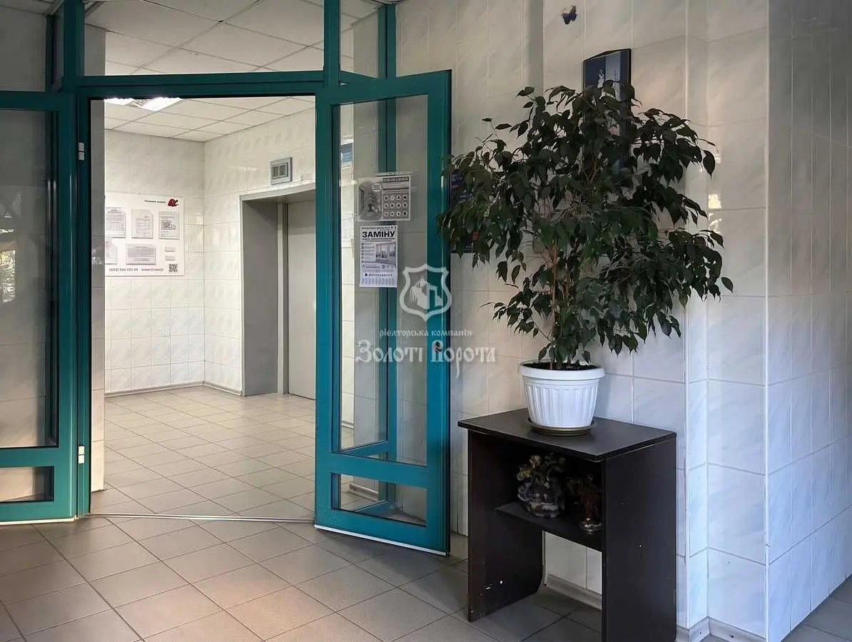 Фото Продаю 1 кімнатну квартиру, 51.4 кв. м, Харківське шосе 150/15 Київ, ціна: 55000 USD, код 9674