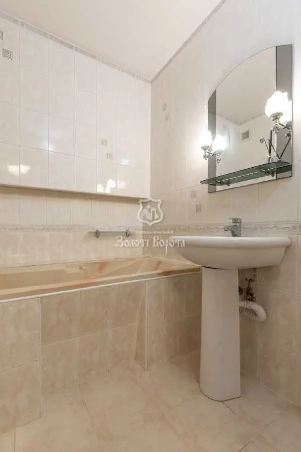 Фото Selling a 3-room apartment, 77.8 sq.m., Kharkivske Road 158 Kyiv, price: 90000 USD, code 9676
