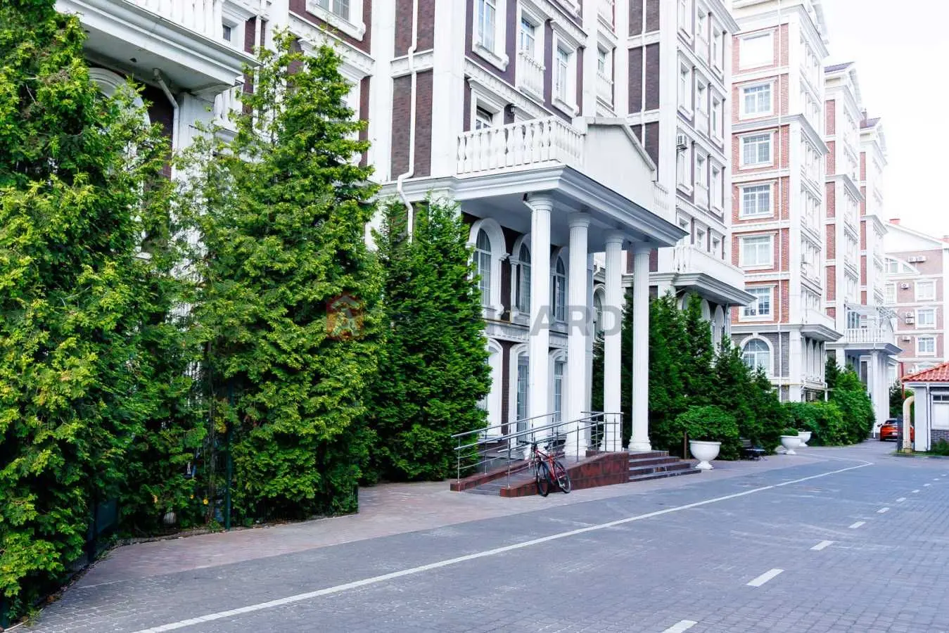 Фото Selling a 2-room apartment, 61 sq.m., Dmytra Lutsenka Street (Yuriia Smolycha Street)  Kyiv, price: 123000 USD, code 9677