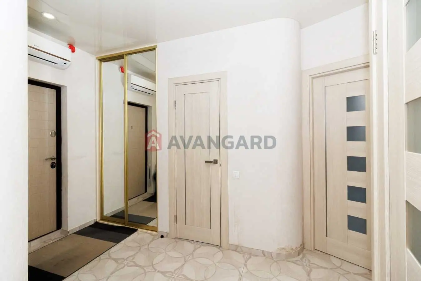 Фото Selling a 2-room apartment, 61 sq.m., Dmytra Lutsenka Street (Yuriia Smolycha Street)  Kyiv, price: 123000 USD, code 9677
