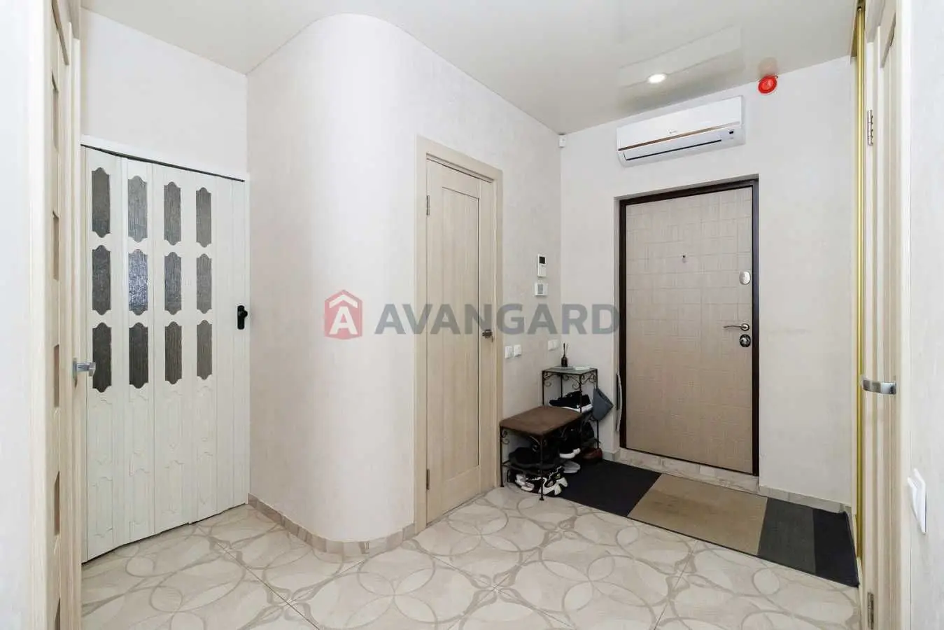 Фото Selling a 2-room apartment, 61 sq.m., Dmytra Lutsenka Street (Yuriia Smolycha Street)  Kyiv, price: 123000 USD, code 9677