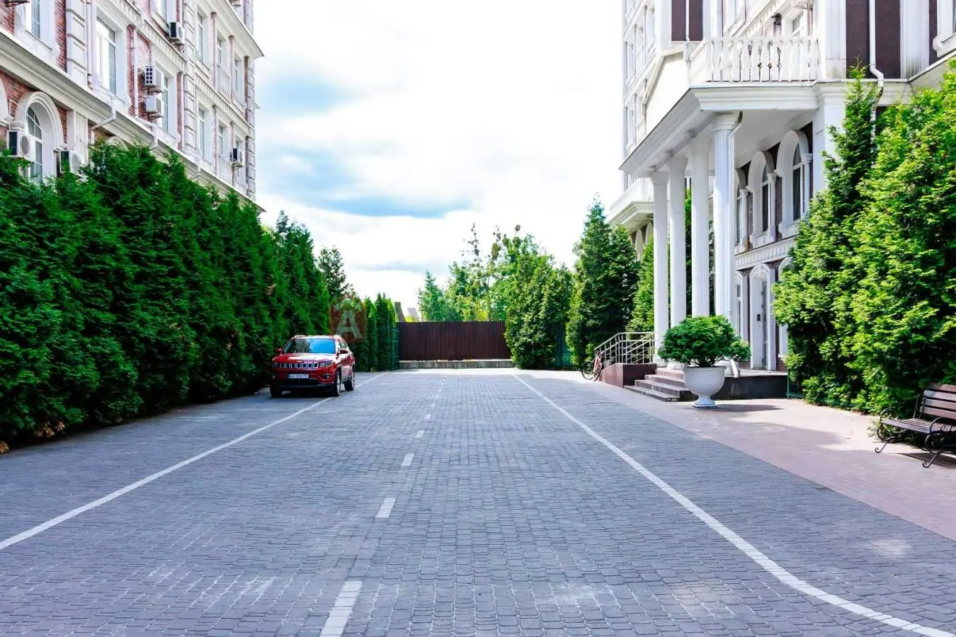 Фото Selling a 2-room apartment, 61 sq.m., Dmytra Lutsenka Street (Yuriia Smolycha Street)  Kyiv, price: 123000 USD, code 9677