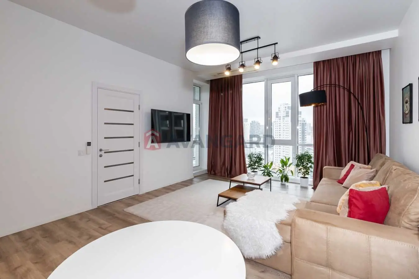 Фото Selling a 2-room apartment, 62.5 sq.m., Saksahanskoho Street  Kyiv, price: 230000 USD, code 9680