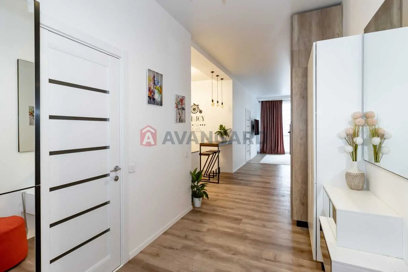 Фото Selling a 2-room apartment, 62.5 sq.m., Saksahanskoho Street  Kyiv, price: 230000 USD, code 9680