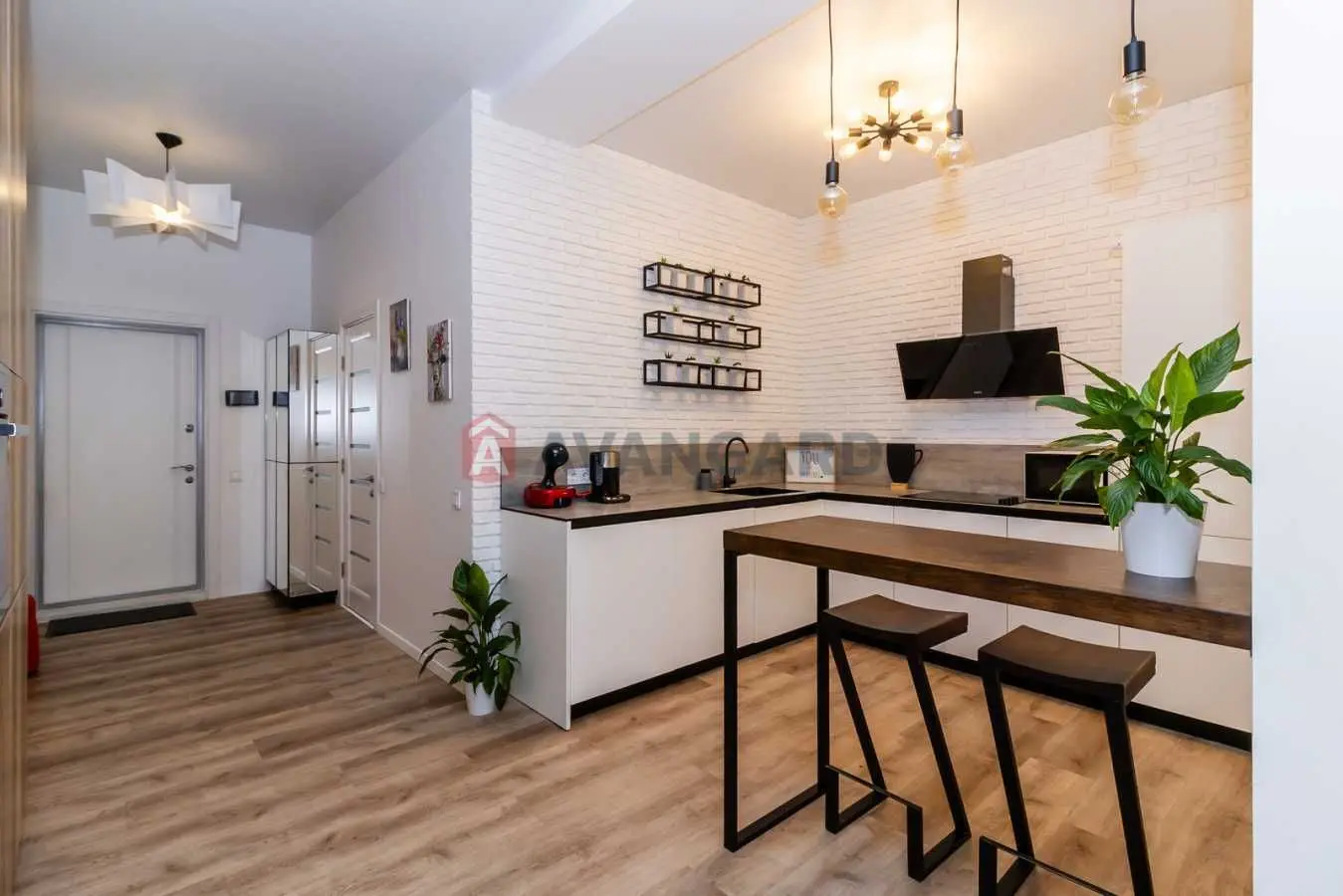 Фото Selling a 2-room apartment, 62.5 sq.m., Saksahanskoho Street  Kyiv, price: 230000 USD, code 9680