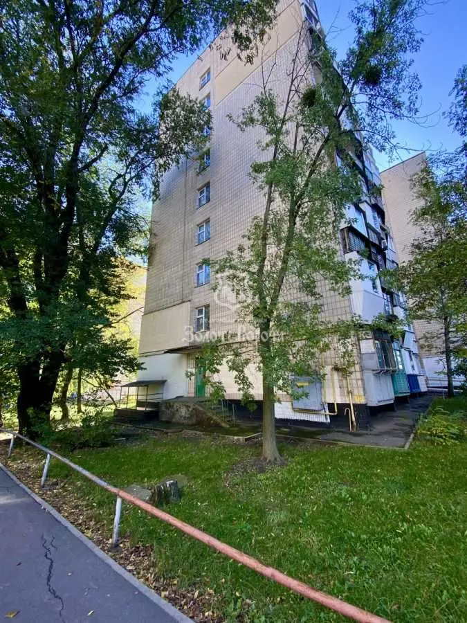 Фото Продаю 1 кімнатну квартиру, 29.7 кв. м, Смілянська вул. 19 Київ, ціна: 27000 USD, код 9684