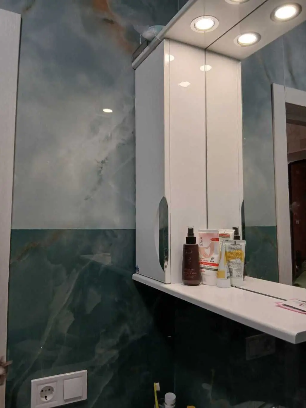 Фото Продаю 1 кімнатну квартиру, 35 кв. м, Інститутська вул.  Гатне, ціна: 60000 USD, код 9687